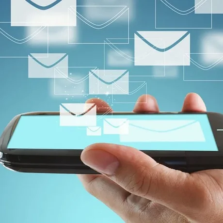Utilizar SMS en vez de WhatsApp para mensajería instantánea.