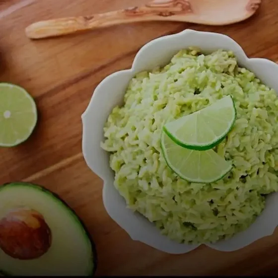 Forma sencilla de hacer arroz con palta y disfrutar junto a tus comidas