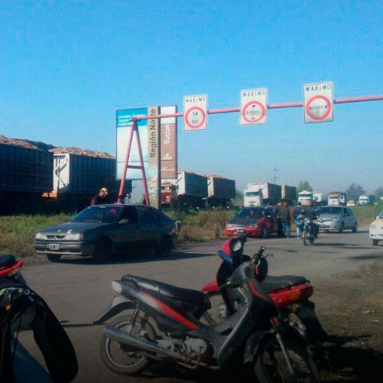 Se recomienda tomar caminos alternativos, ya que de lo contrario no podrán ingresar a la ciudad.