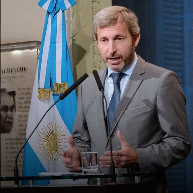 Frigerio en conferencia de prensa.