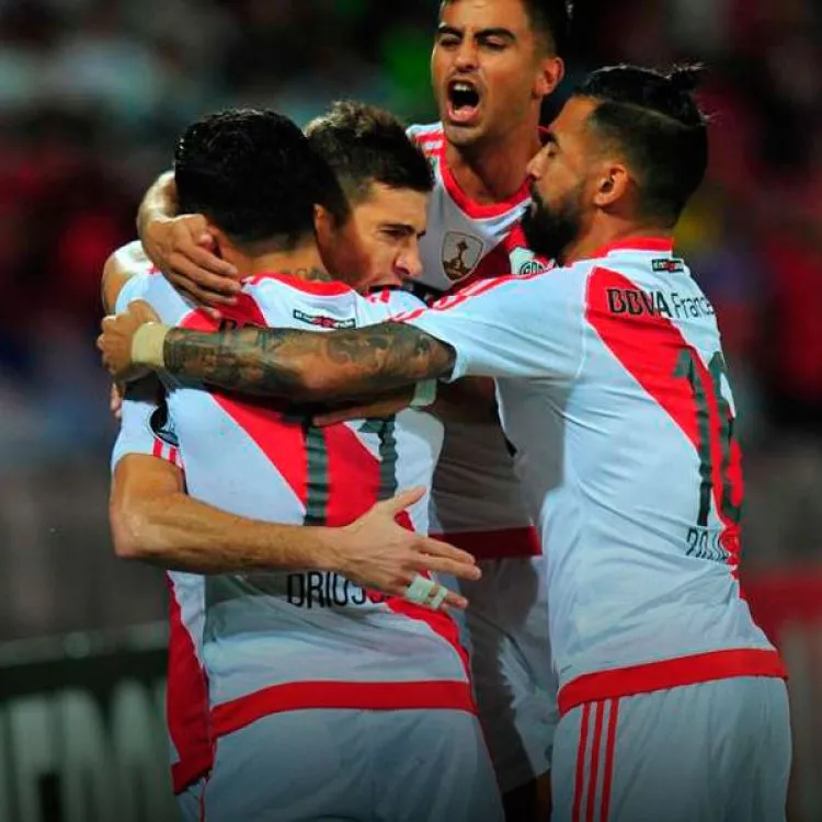 Con un campo de juego lamentable, River Plate le ganó 3 a 1 a Independiente de Medellín