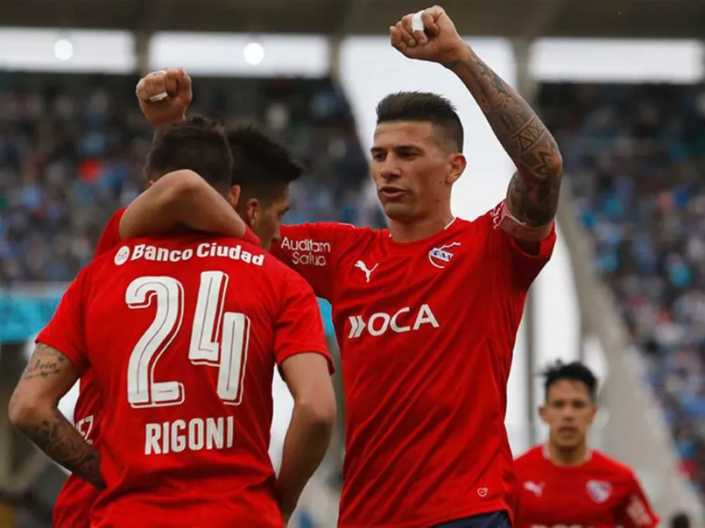 Independiente goleó 5-0 a Patronato