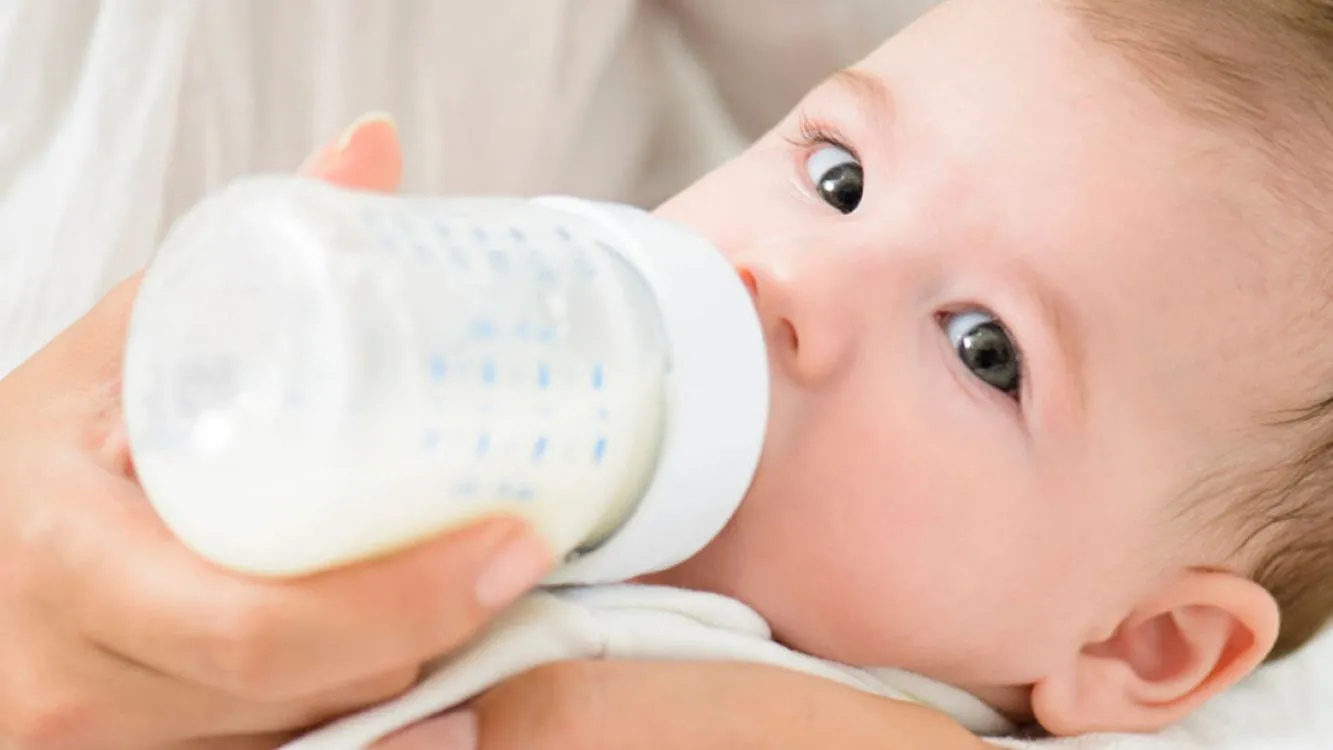 Los bebés que nacen por cesárea tienen doble riesgo de padecer alergia a la leche de vaca