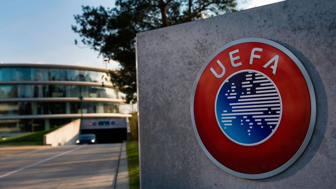 El ente regulador del fútbol europeo soñaría con competirle a la propuesta de un Súper Mundial de Clubes planteado por la FIFA.