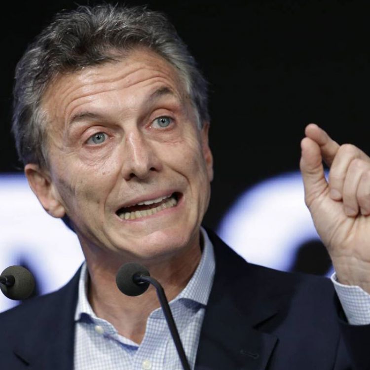 "Solamente fui director unos meses de una compañía de mi padre, que además estaba declarada", dijo defendiéndose de las acusaciones.