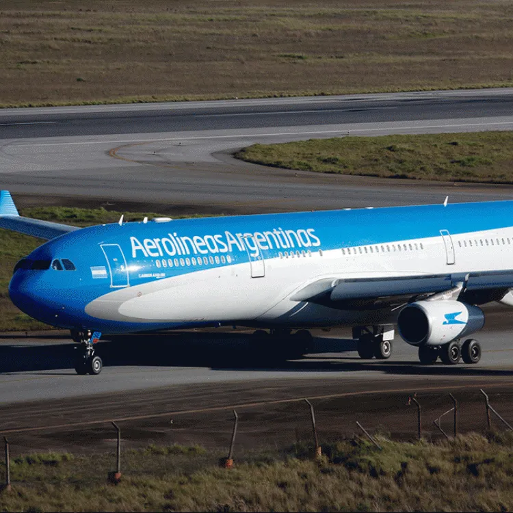 La empresa aérea en ese entonces, era presidida por Mariano Recalde, uno de los conductores de La Cámpora