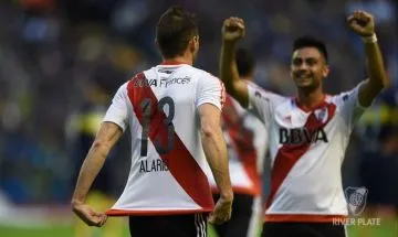 Alario festejó su gol