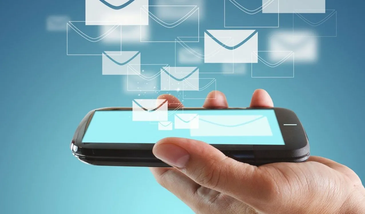 Utilizar SMS en vez de WhatsApp para mensajería instantánea.