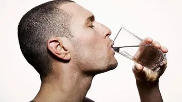 Enjuagar con agua con sal
