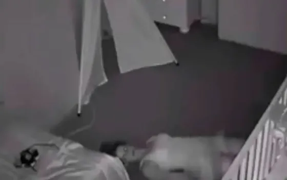 Los extraños movimientos de una madre 