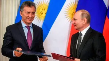 "Espero que lleguemos a la final y tengamos más suerte que en Brasil", señaló el mandatario argentino.