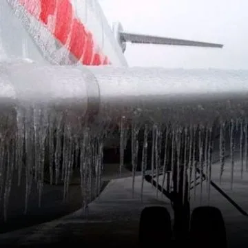 Según el aeropuerto, es el único vuelo que presentó irregularidades porque el resto de las líneas está operando con normalidad.