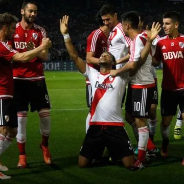 primer gol de Arturo Mina en River Plate