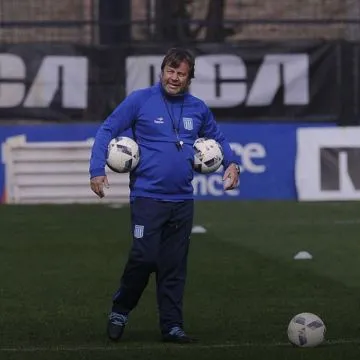 "Queremos ser un equipo protagonista" señaló el director técnico de la academia.