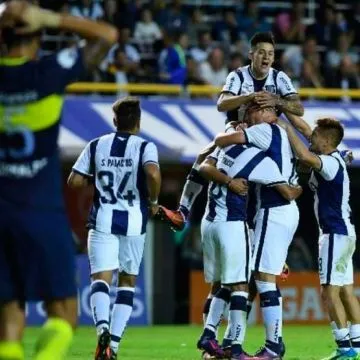 Boca perdió en su cancha 2 - 1 frente a Talleres y desperdició la chance de conservar una buena ventaja