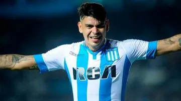 Racing le ganó a Tigre el partido suspendido con dos goles de Bou