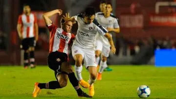 Independiente y Estudiantes empataron 2-2 en un partido vibrante