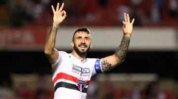 A favor del Millonario juega que Pratto siente que jugando en Argentina tendría mayores chances de volver a la Selección en el año del Mundial.