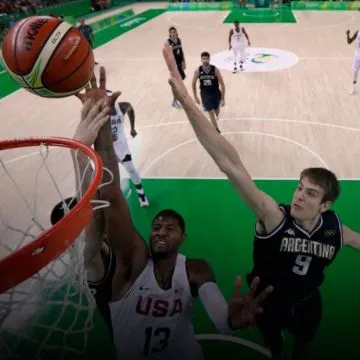 El seleccionado masculino de básquet se despidió con la ovación de la gente