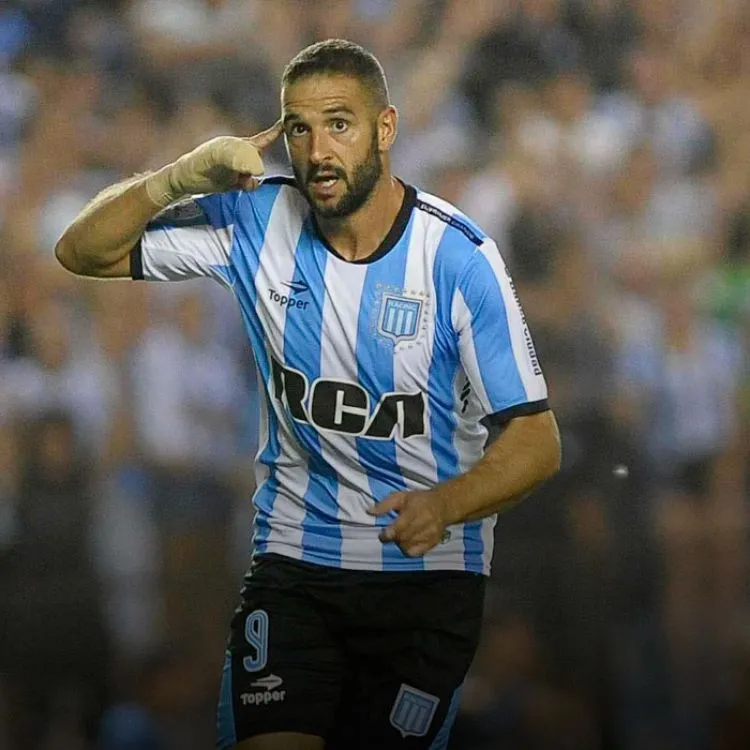 Racing redondeó así una buena actuación ante sus hinchas, haciéndose patrón en casa y quedando muy cerquita de los de arriba.