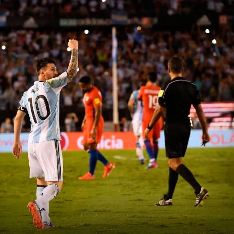 Argentina jugó feo pero le ganó a Chile en un partido lleno de polémicas