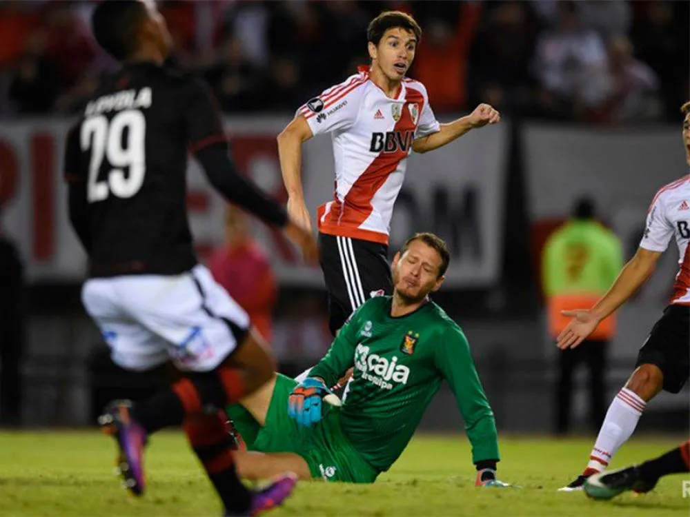 Gol de Nacho Fernández de taco para  River Plate