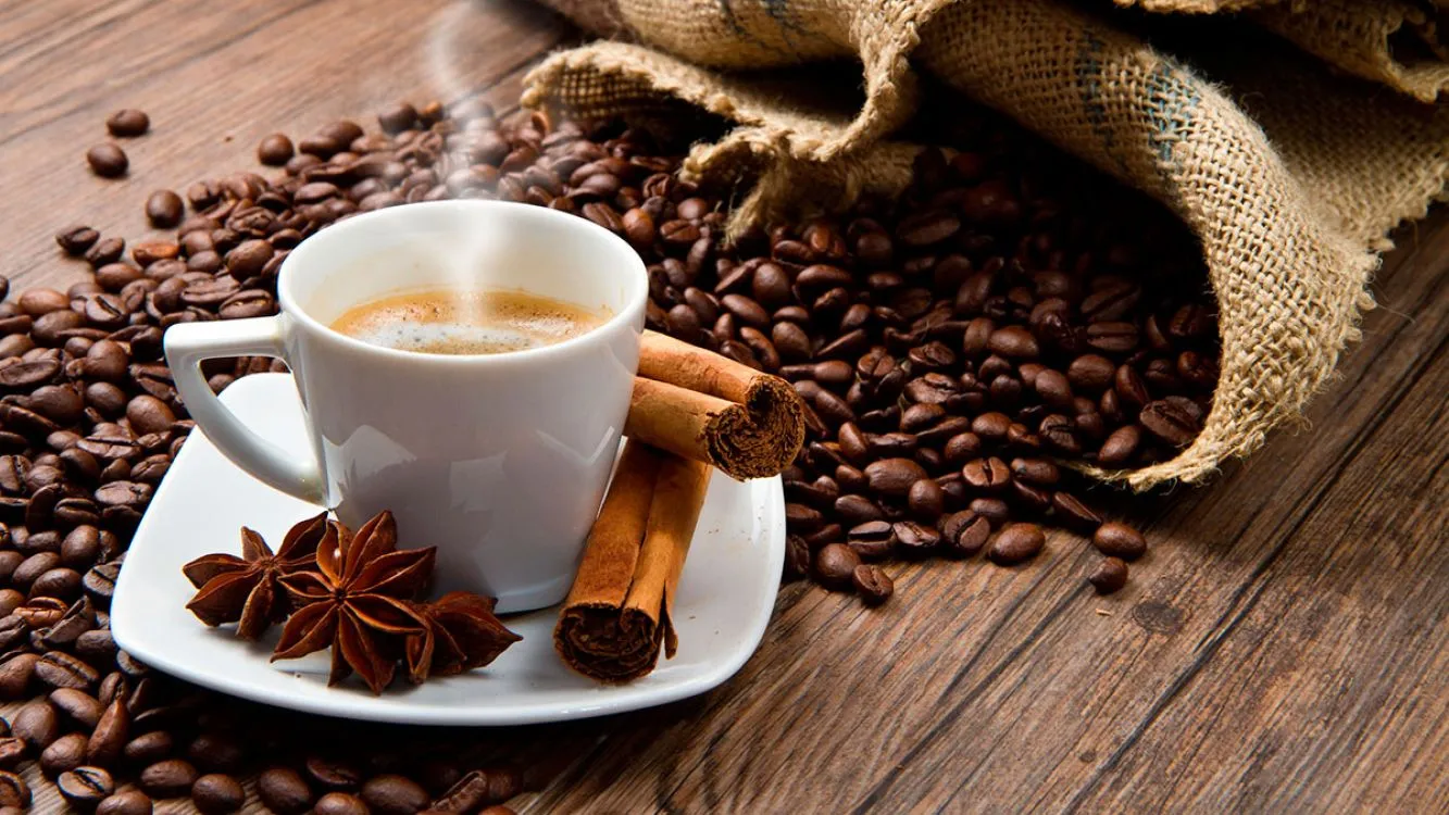 ¿Cuál es la cantidad máxima de café que se debe consumir por día?