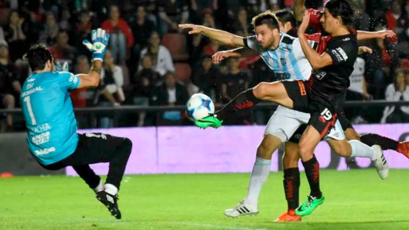 Colón no pudo con Atlético Tucumán se llevó un empate de visitante