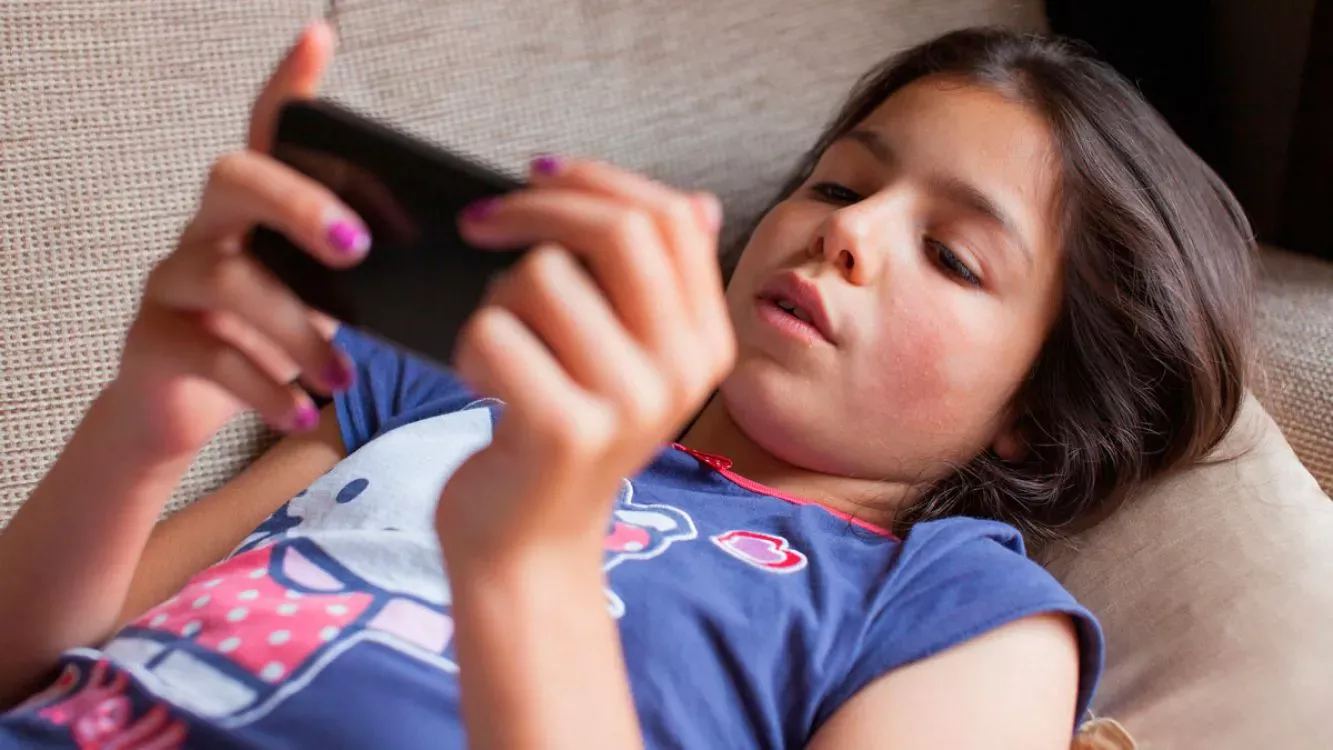 ¿Por qué se debe limitar el uso de los smartphone a los niños?