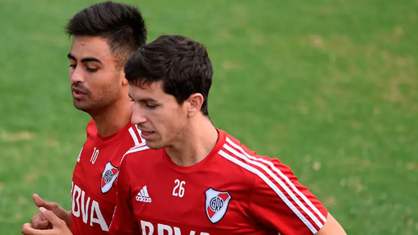 Nacho Fernández y Pity Martinez en la práctica de River Plate