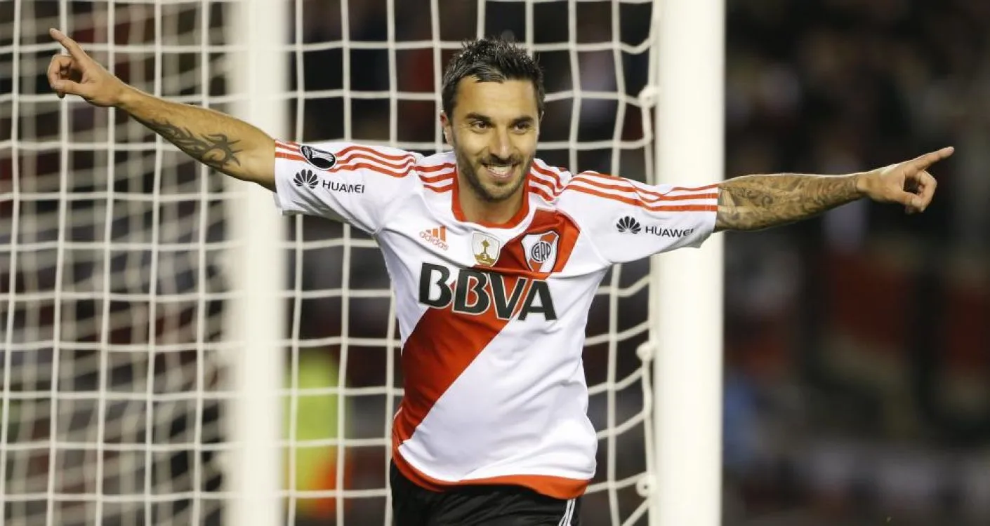 Nacho Scocco metió cinco goles!