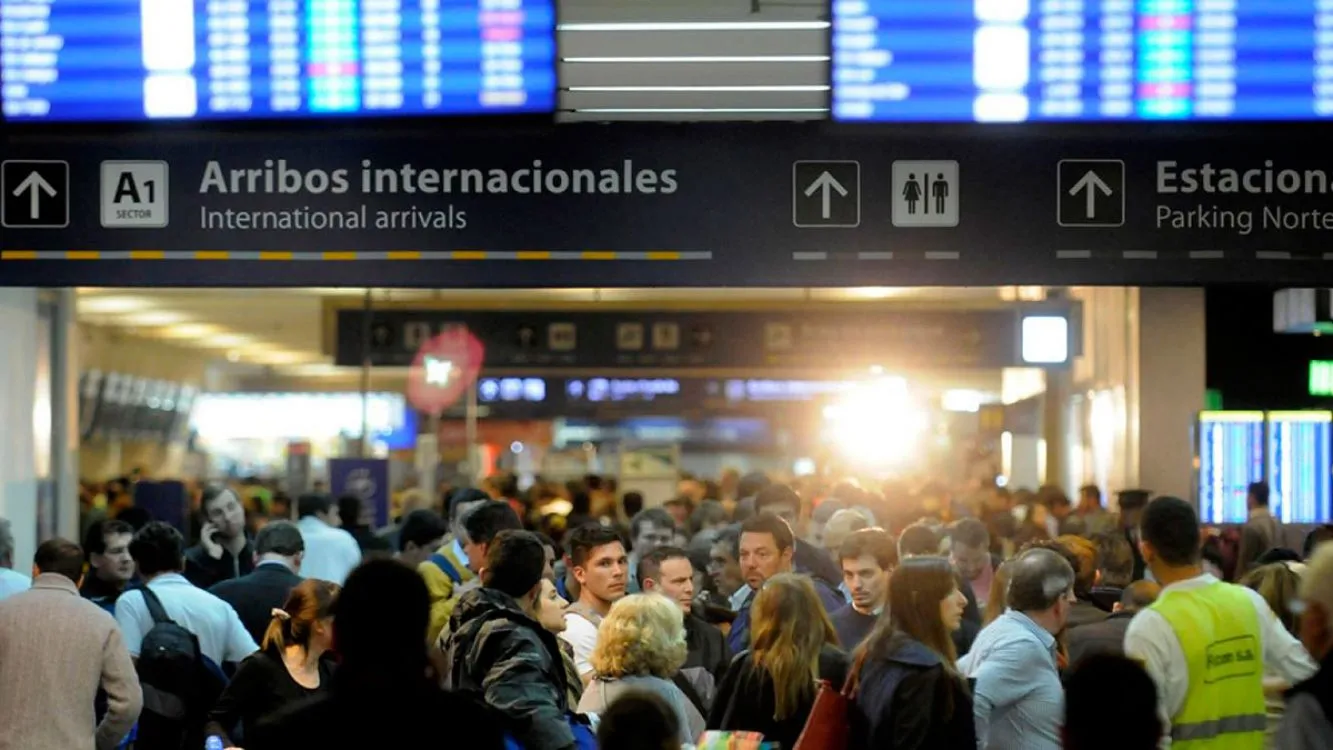 330 vuelos cancelados! Gremios ratifican el paro aeronáutico del 31 de octubre