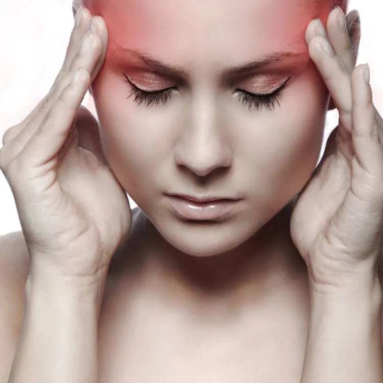 Las migrañas o jaquecas, en cambio, suelen afectar un solo lado de la cabeza, y la el dolor se manifiesta como un latido.