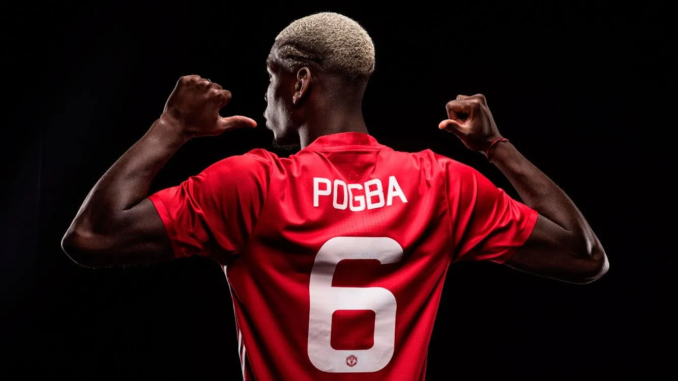 Pogba actualmente se encuentra jugando en el Manchester United, y se lo verá representando a Francia en el Mundial de Rusia 2018.