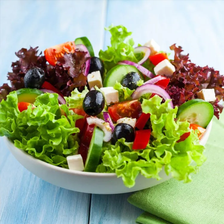 Comer ensaladas hace que nuestro organismo aproveche al máximo las propiedades beneficiosas que nos otorgan.
