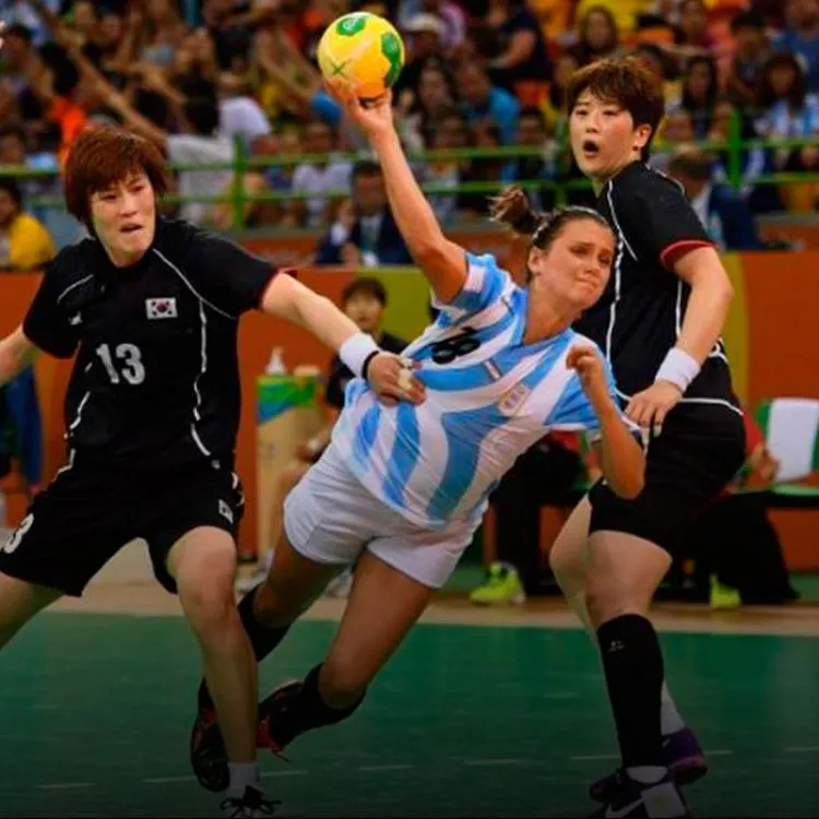 El seleccionado femenino de handball finalizó su primera experiencia olímpica con una derrota.