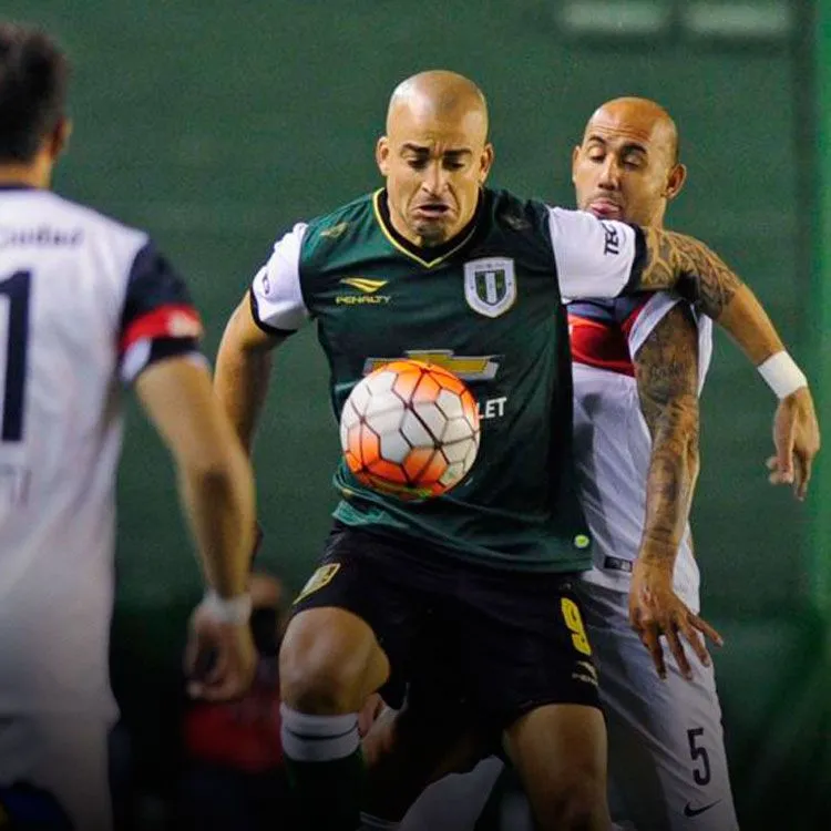 Santiago Silva, delantero de Banfield